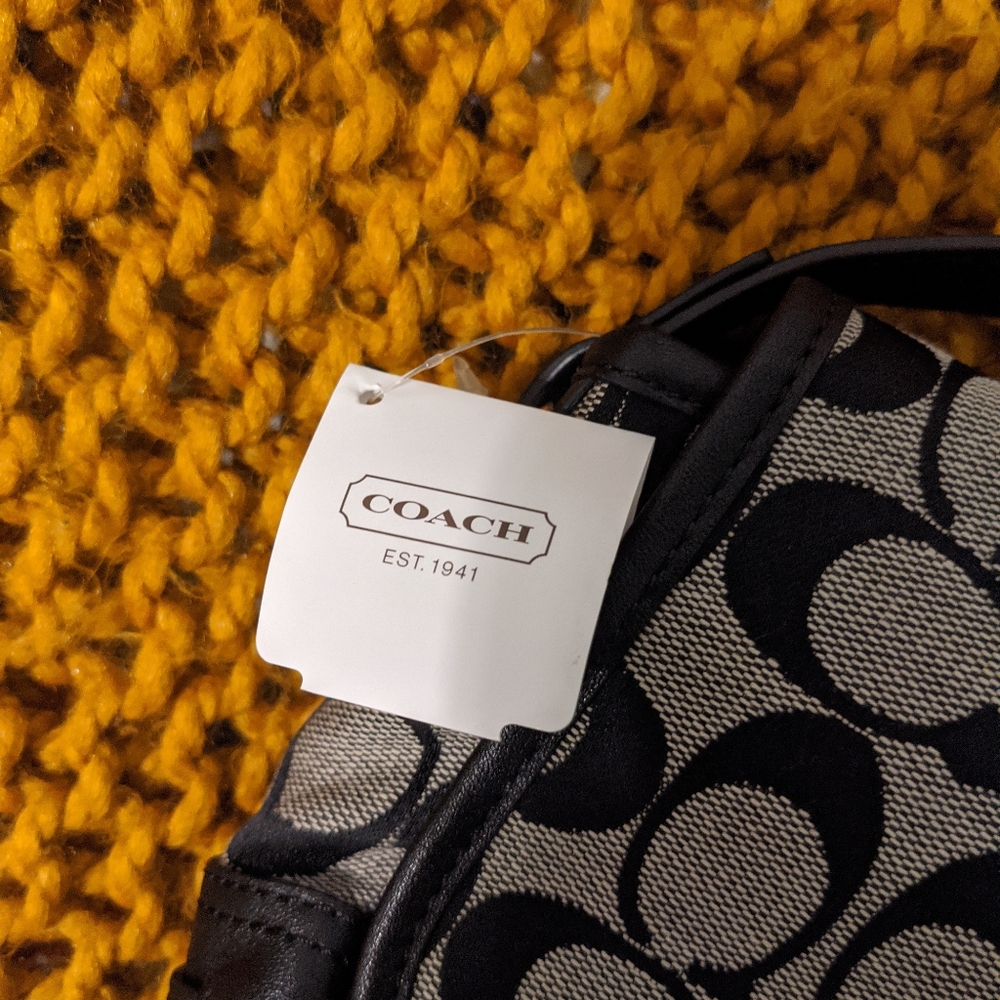Authentic Coach Purse - Picture 3 of 8